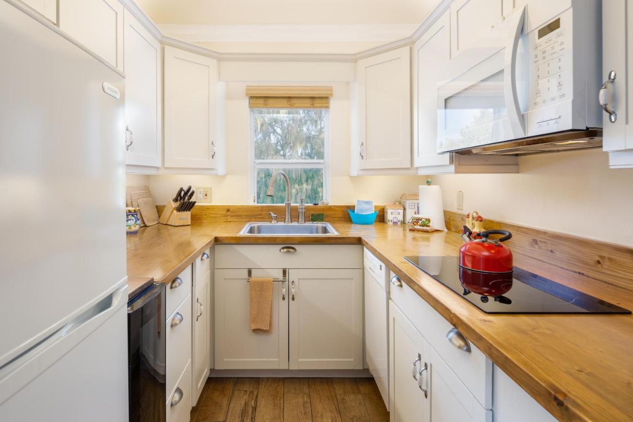 Home By Beach 5 - The Treehouse Holiday home Naples