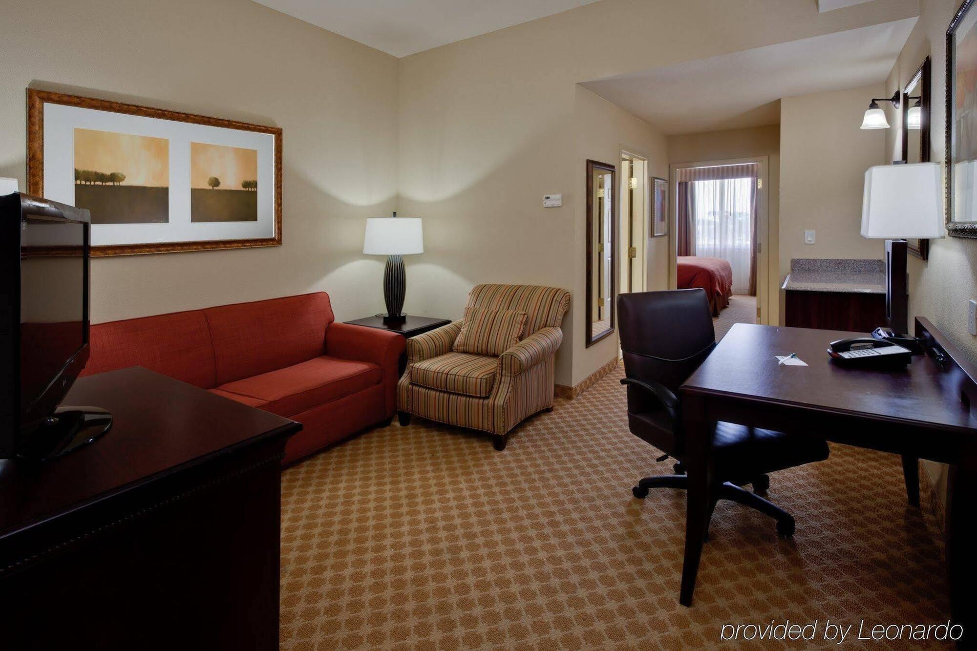 Country & By Radisson, St Petersburg - Clearwater, Fl Hotel