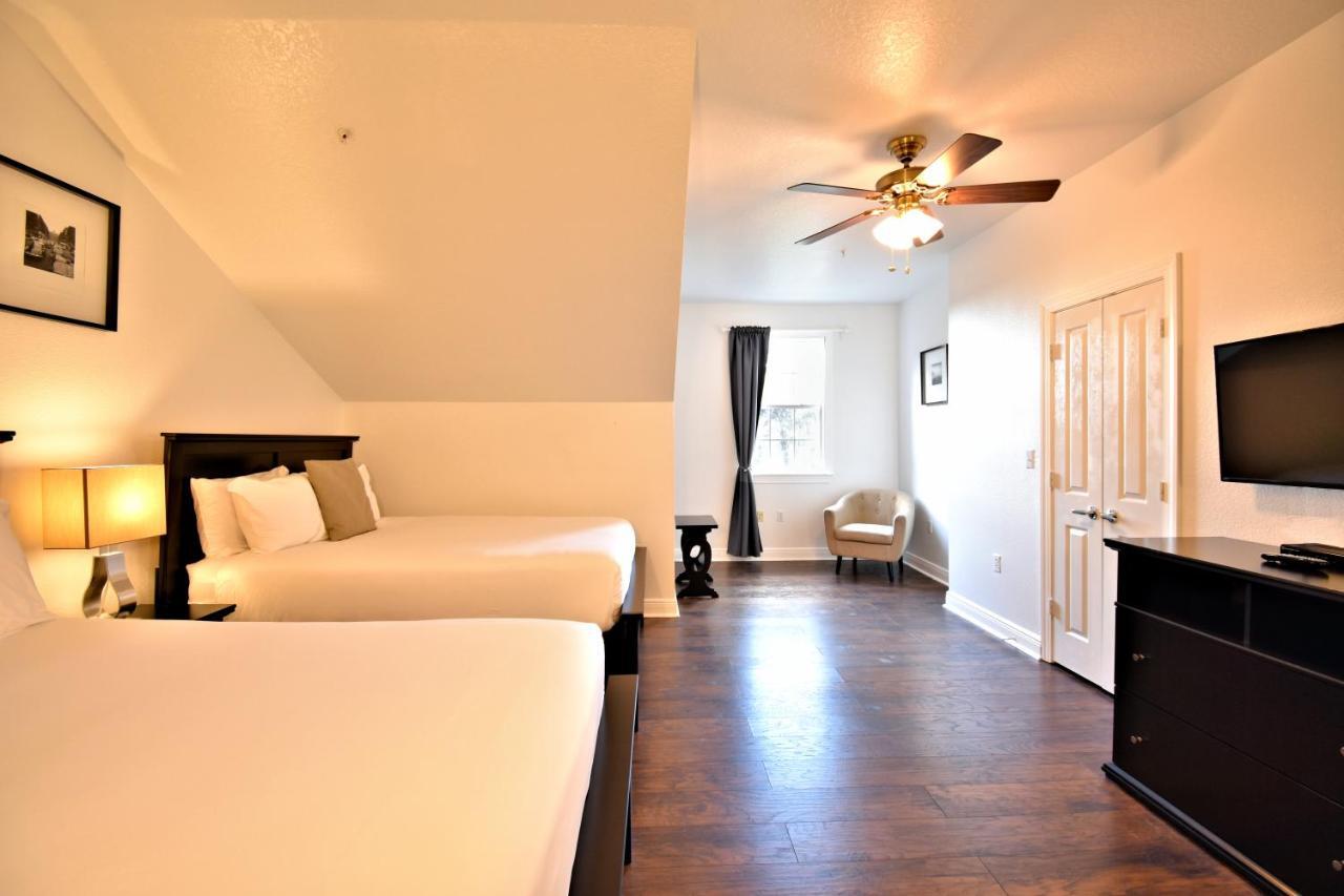 Reunion By 1791 Vacation Experience Apartment *