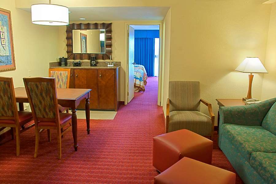Hotel Embassy By Hilton Orlando North 3*