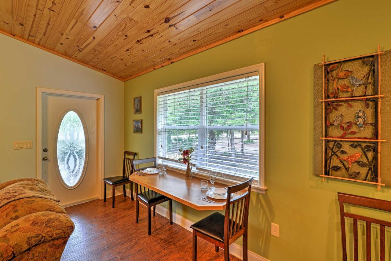 Crystal River On 1 Acre With Deck And Porch! Yankeetown
