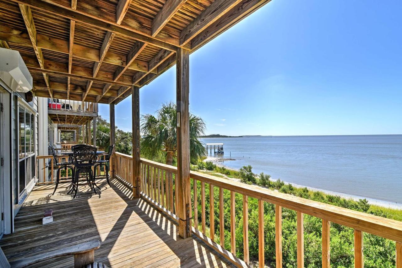 Beachfront With Pool, And Views! Apartment