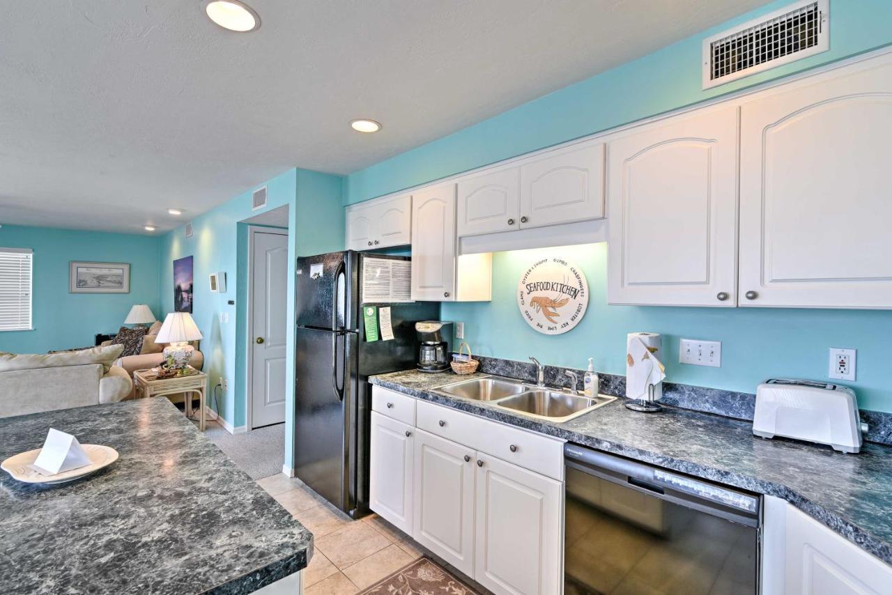 Beachfront With Pool, And Views! Cedar Key