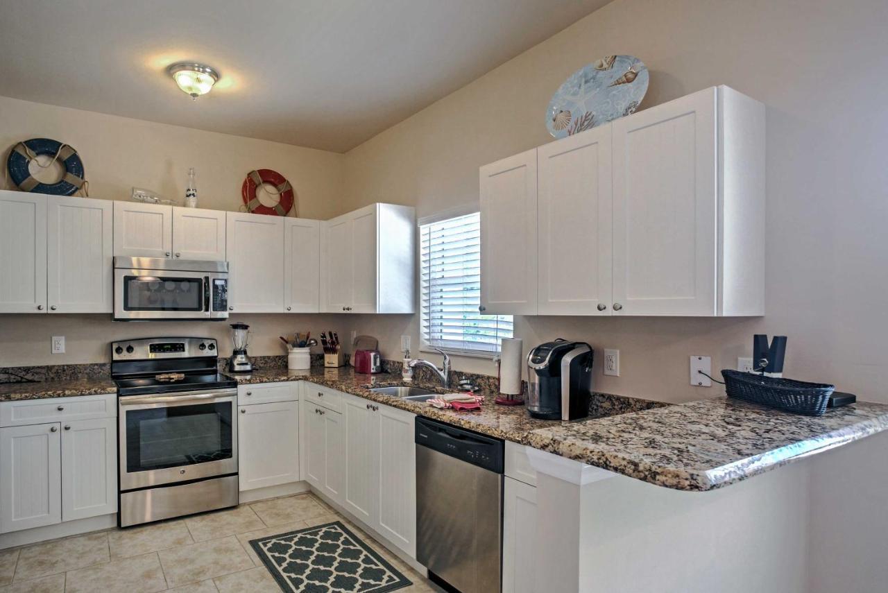 With Private Pool And Tiki Bar! * Bokeelia