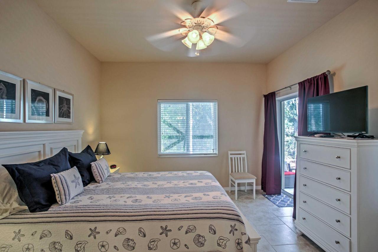 With Private Pool And Tiki Bar! Bokeelia