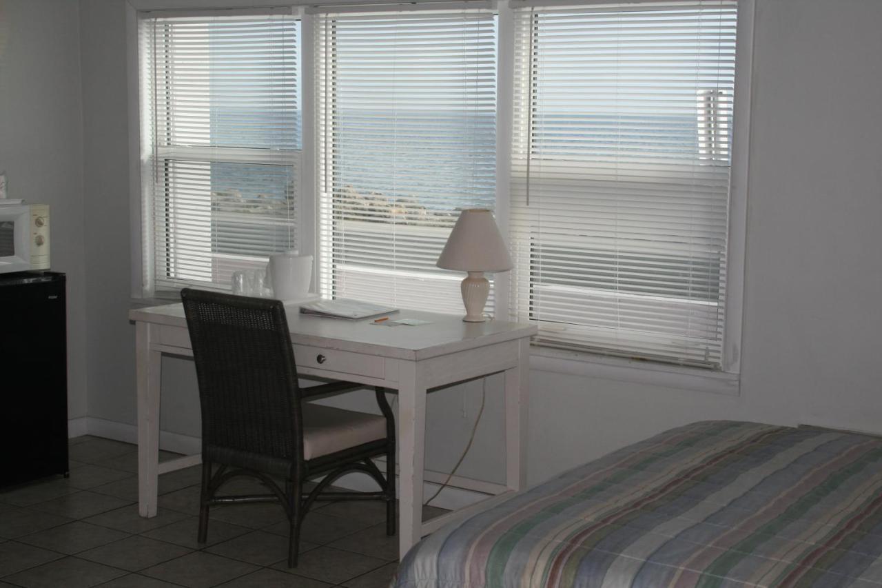 Beach Front 2* Cedar Key