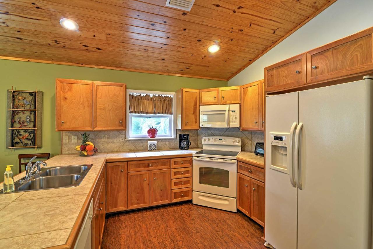 Crystal River On 1 Acre With Deck And Porch!