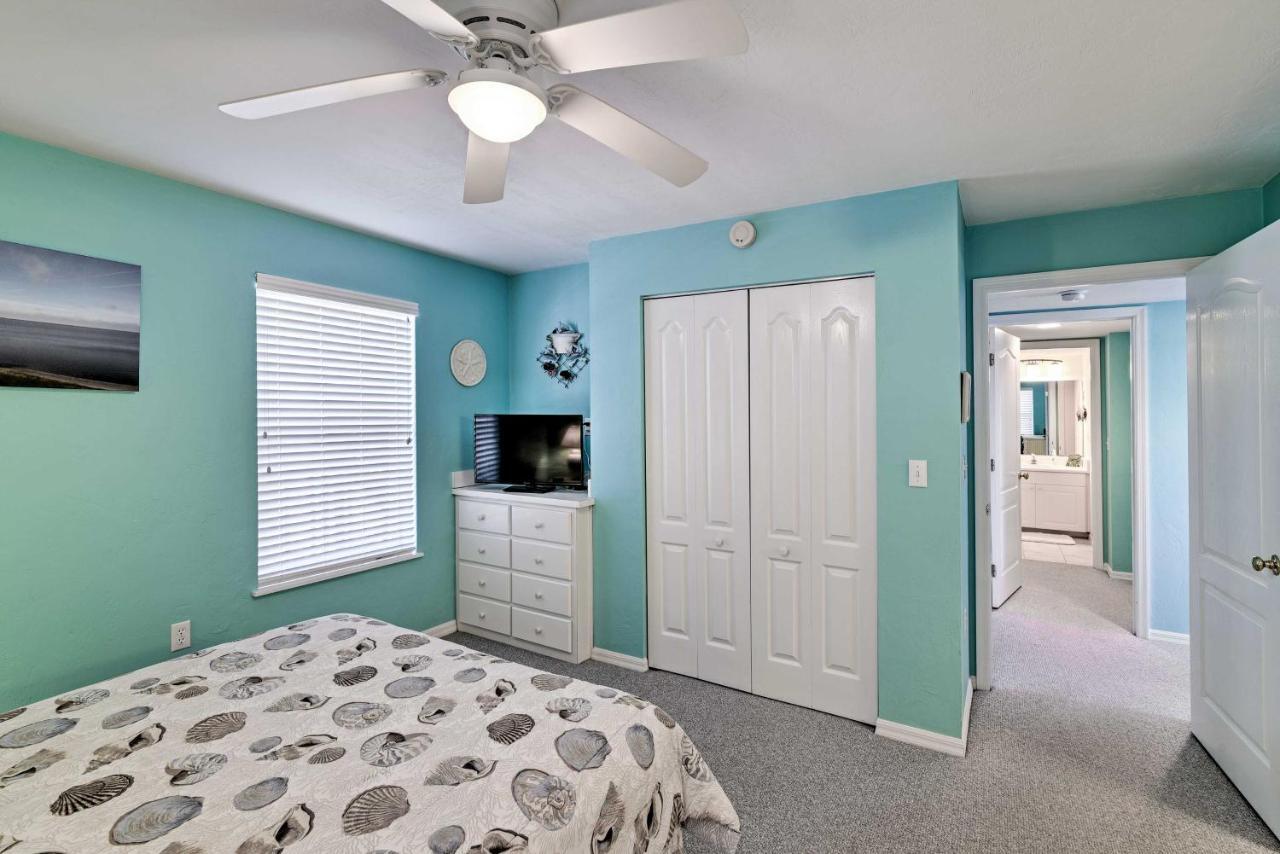 Apartment Beachfront With Pool, And Views! Cedar Key