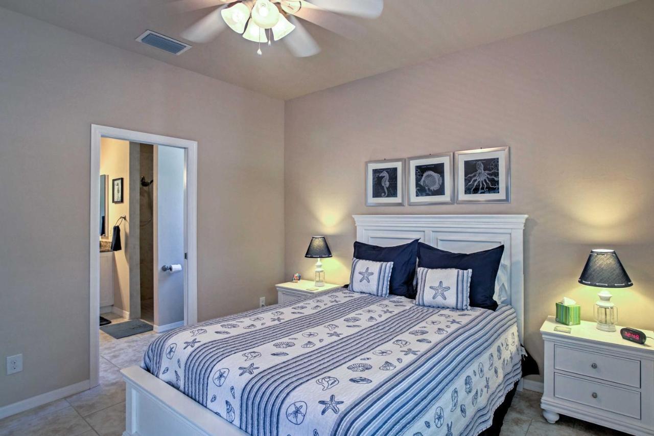 With Private Pool And Tiki Bar! Bokeelia