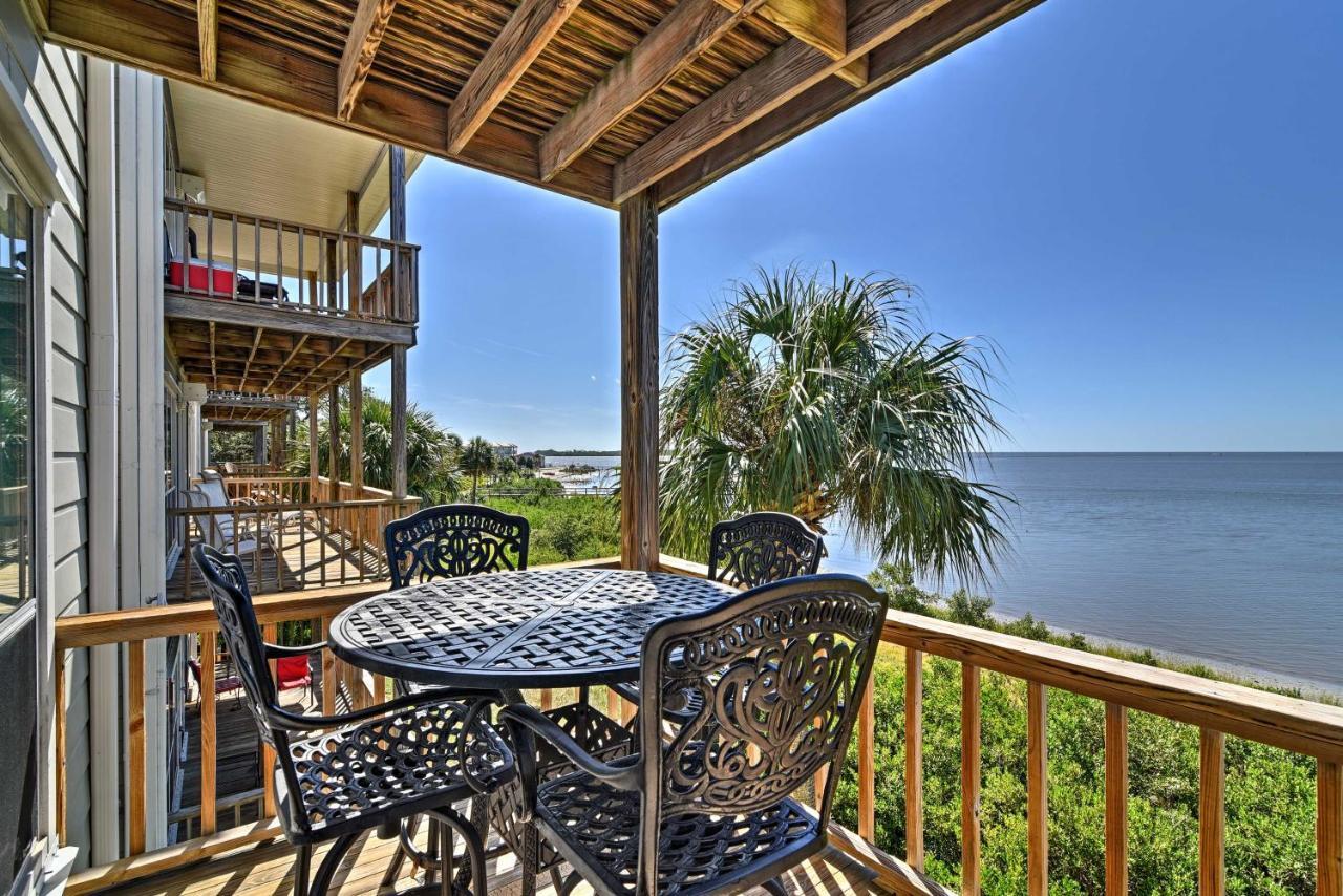 Beachfront With Pool, And Views! Apartment *