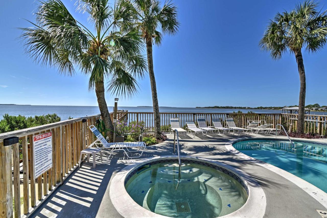 Beachfront With Pool, And Views! *