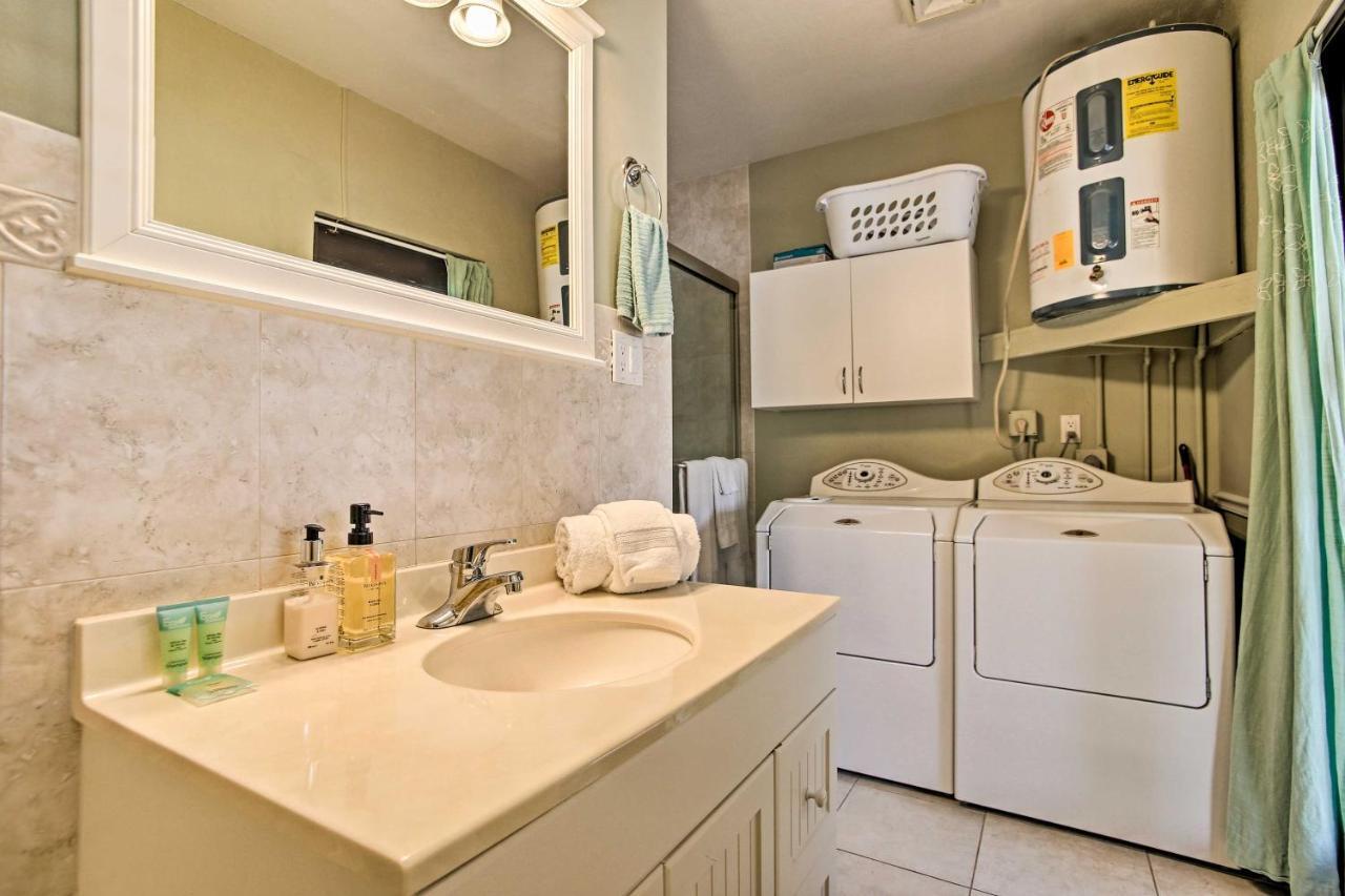 Updated And Private Oakland Park Gem About 2 Mi To