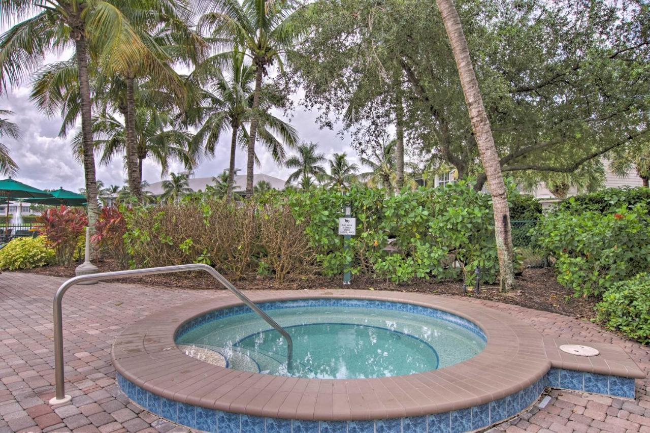 Lely With Golf Course And Pool Access Apartment Naples