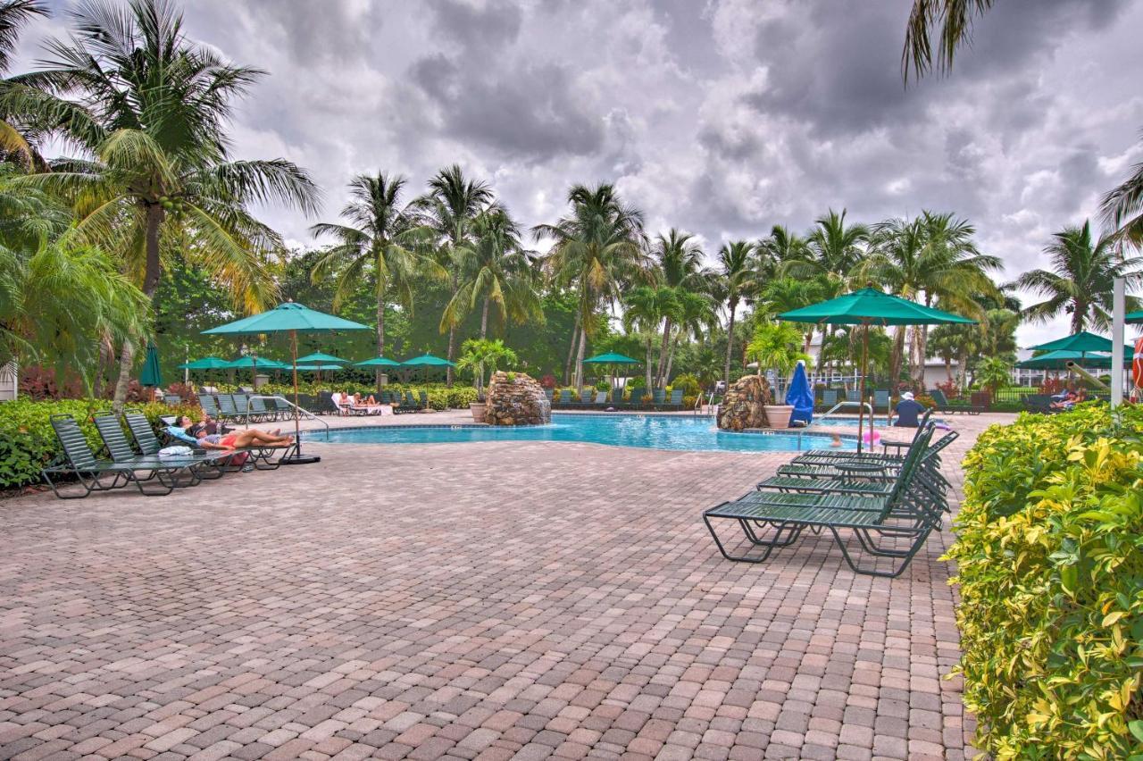 Lely With Golf Course And Pool Access Apartment Naples