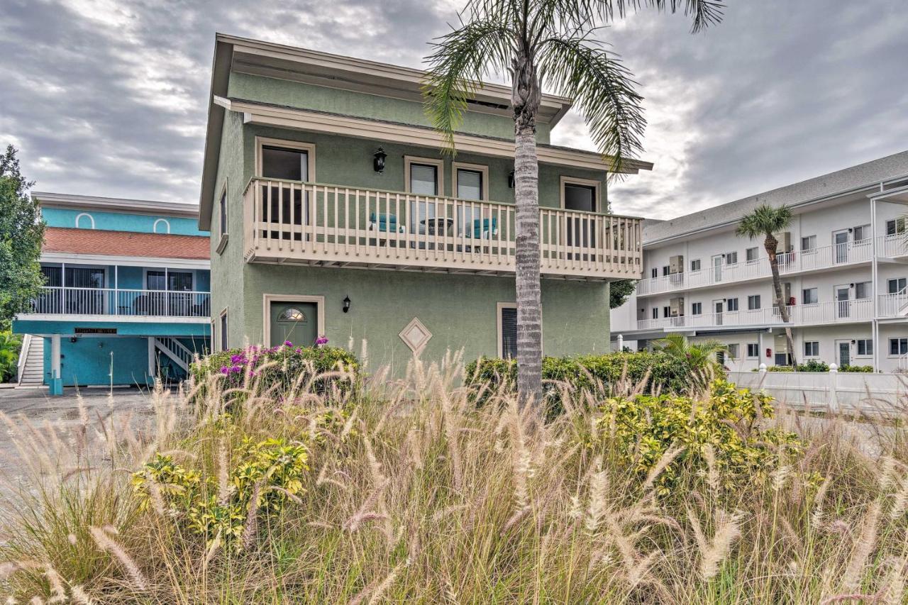 With Balcony, Walk To *