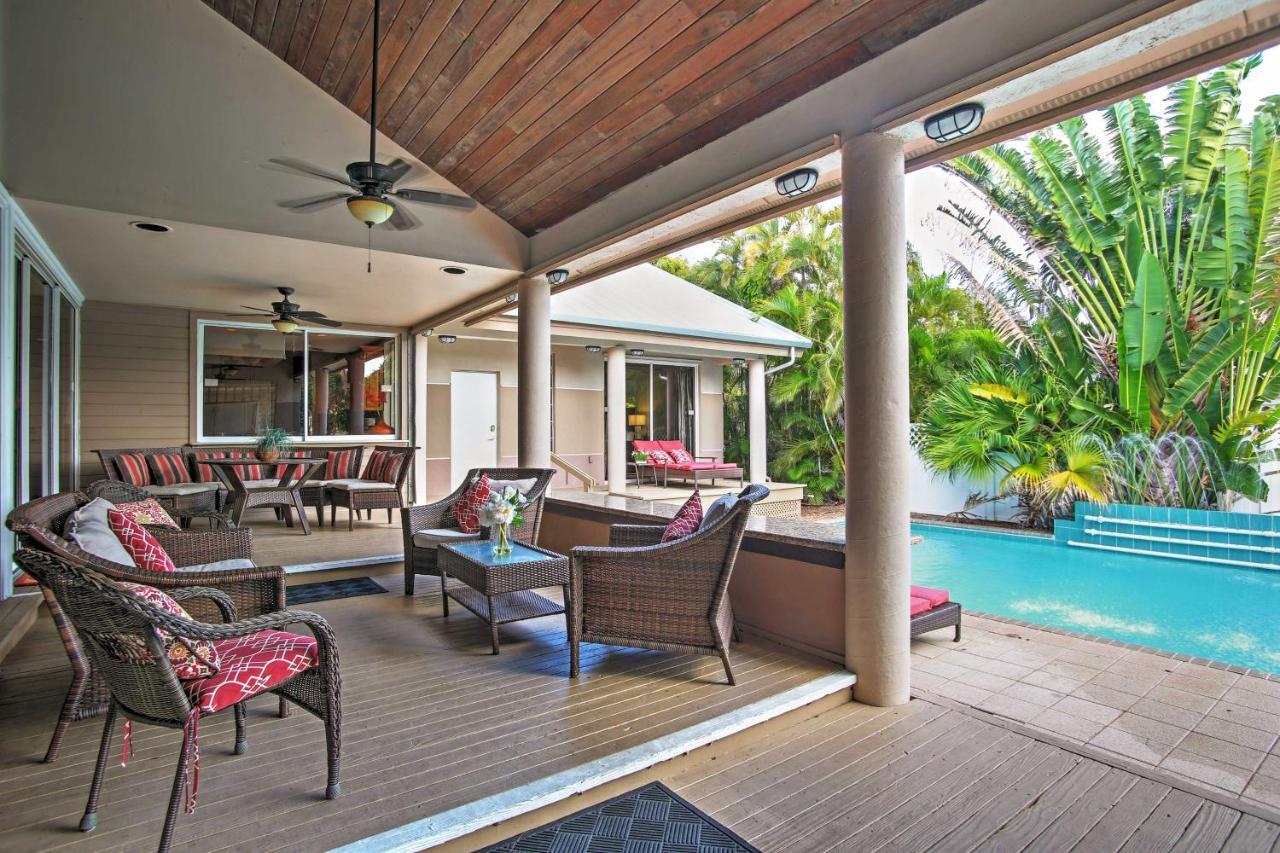 Large Pompano With Pool Walk To Private Holiday home *