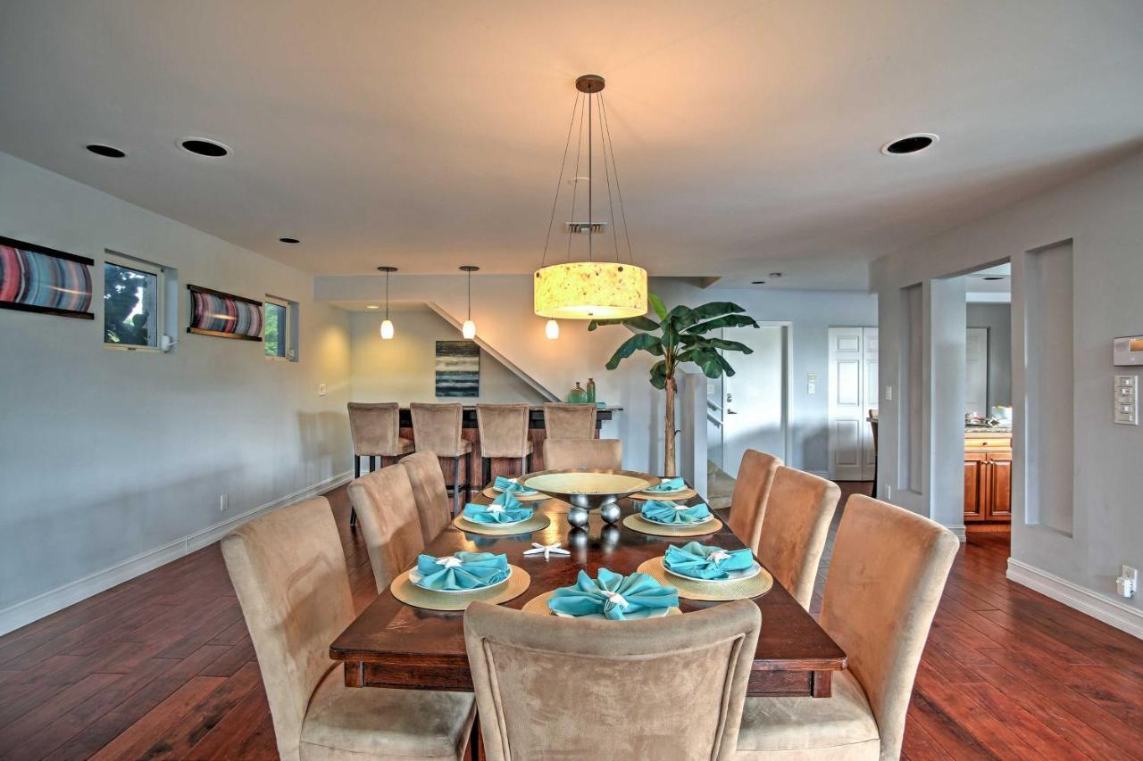 Large Pompano With Pool Walk To Private