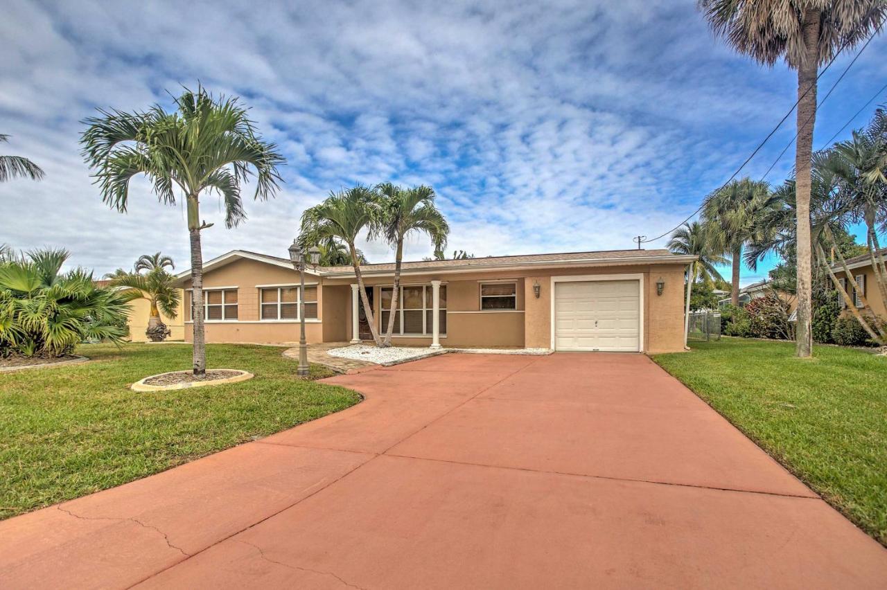 Tropical With Private Dock On Canal! Cape Coral