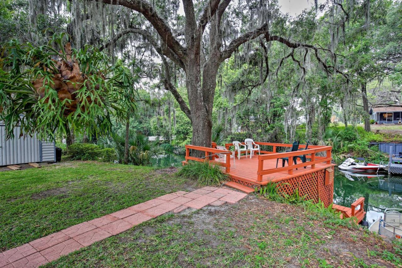 Riverfront With Private Dock! Holiday home