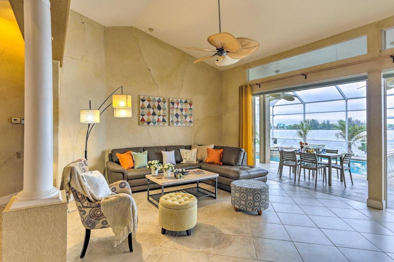 Holiday home Lakefront With Private Pool And Dock! Cape Coral