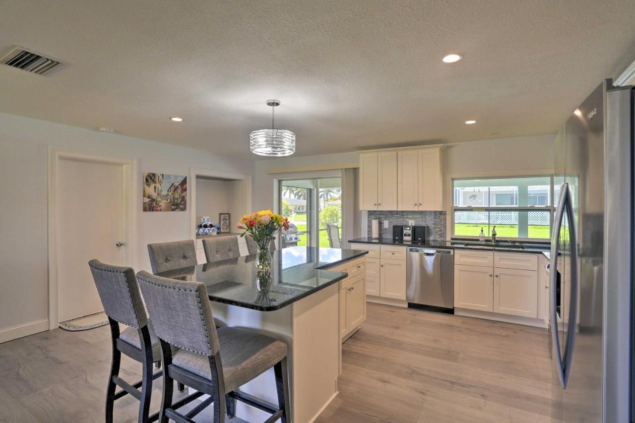 With Lavish Patio And Private Pool! * Cape Coral