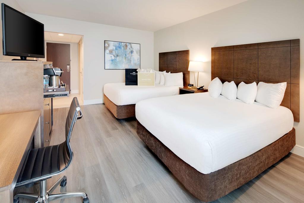 Hotel The Florida & Conference Center In The Florida Mall 4*