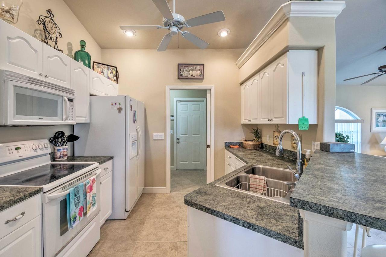 Ideally Located Abode With Heated Pool! Holiday home *