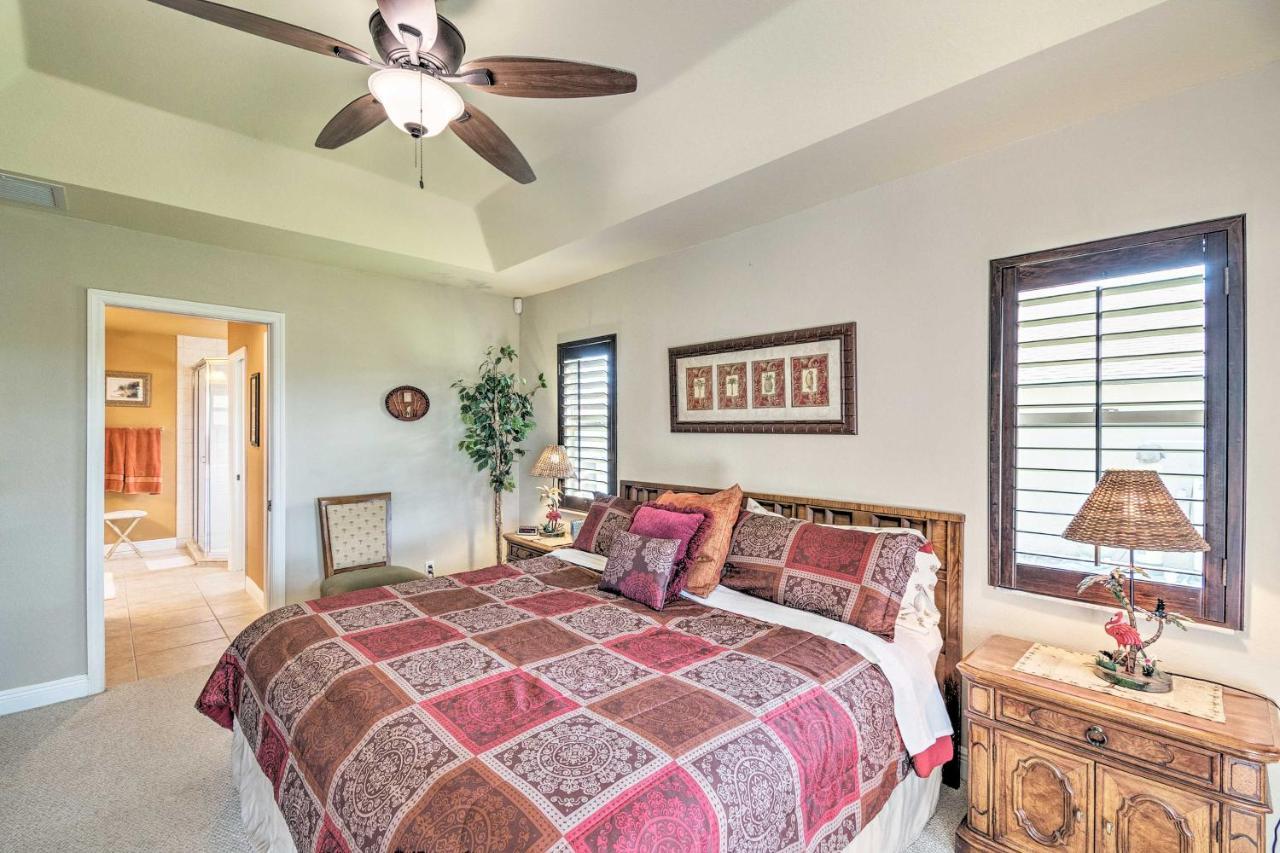 Ideally Located Abode With Heated Pool! Holiday home Cape Coral