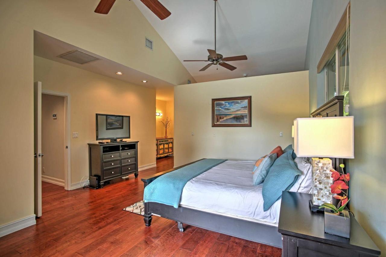 Holiday home Large Pompano With Pool Walk To Private Pompano Beach