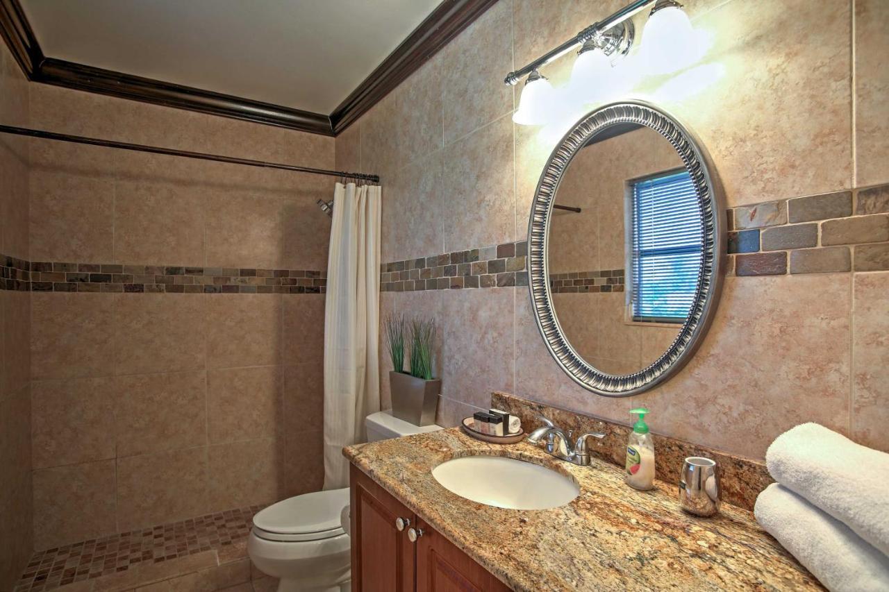 Large Pompano With Pool Walk To Private * Pompano Beach