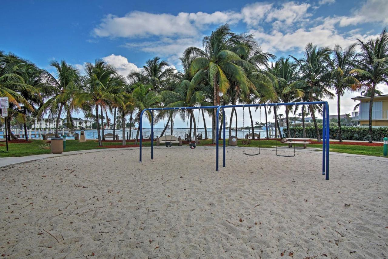 Large Pompano With Pool Walk To Private *