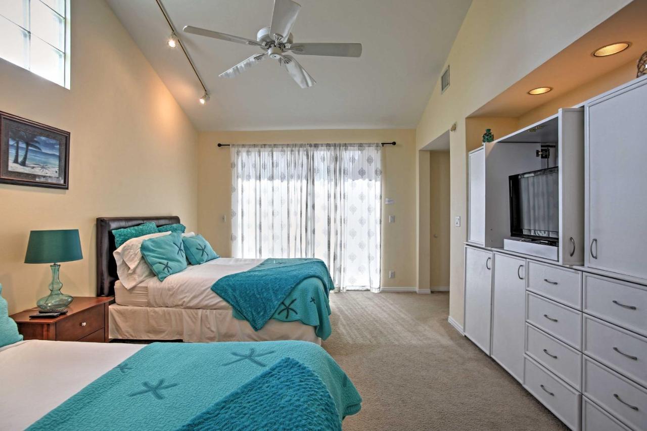 Large Pompano With Pool Walk To Private * Pompano Beach