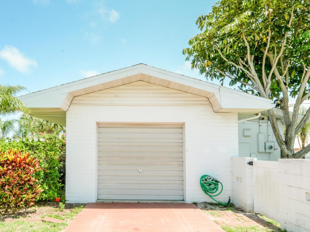 Pet-friendly Daytona Home, Walk To The Ocean Holiday home