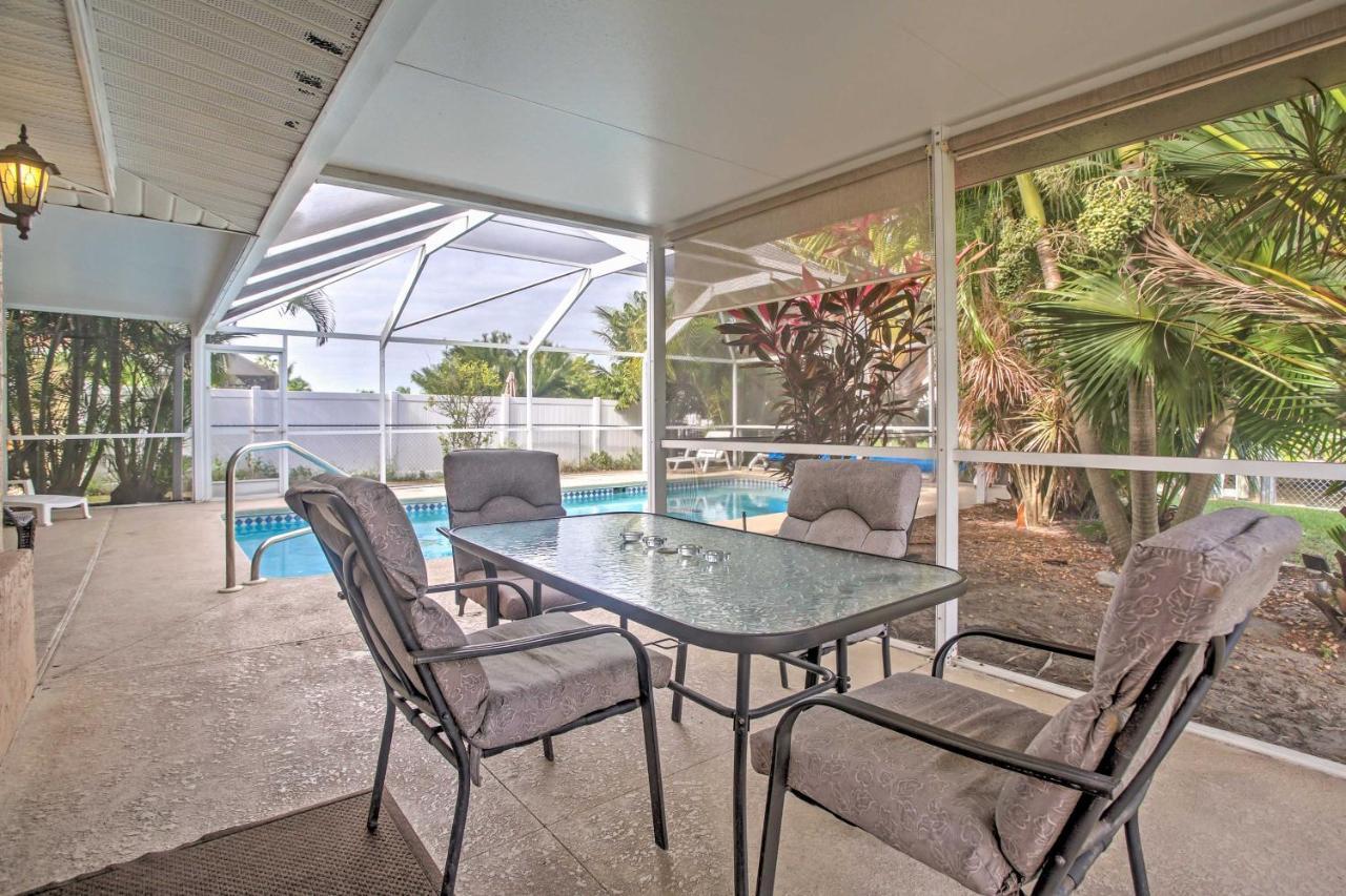 Tropical With Private Dock On Canal! Holiday home *