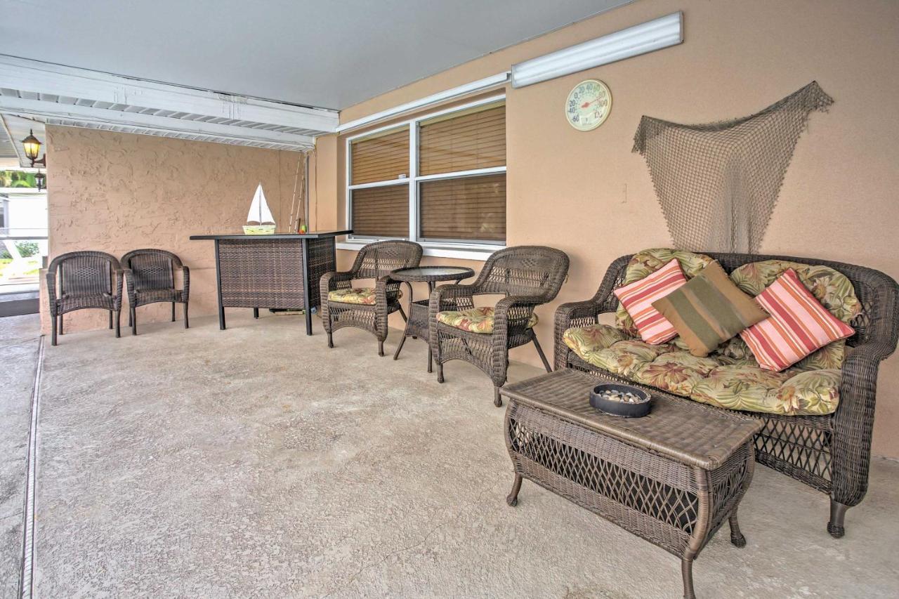Tropical With Private Dock On Canal! Cape Coral