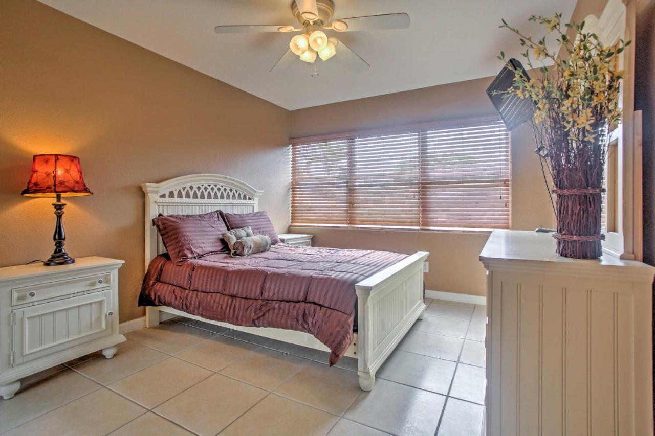 Tropical With Private Dock On Canal! Holiday home