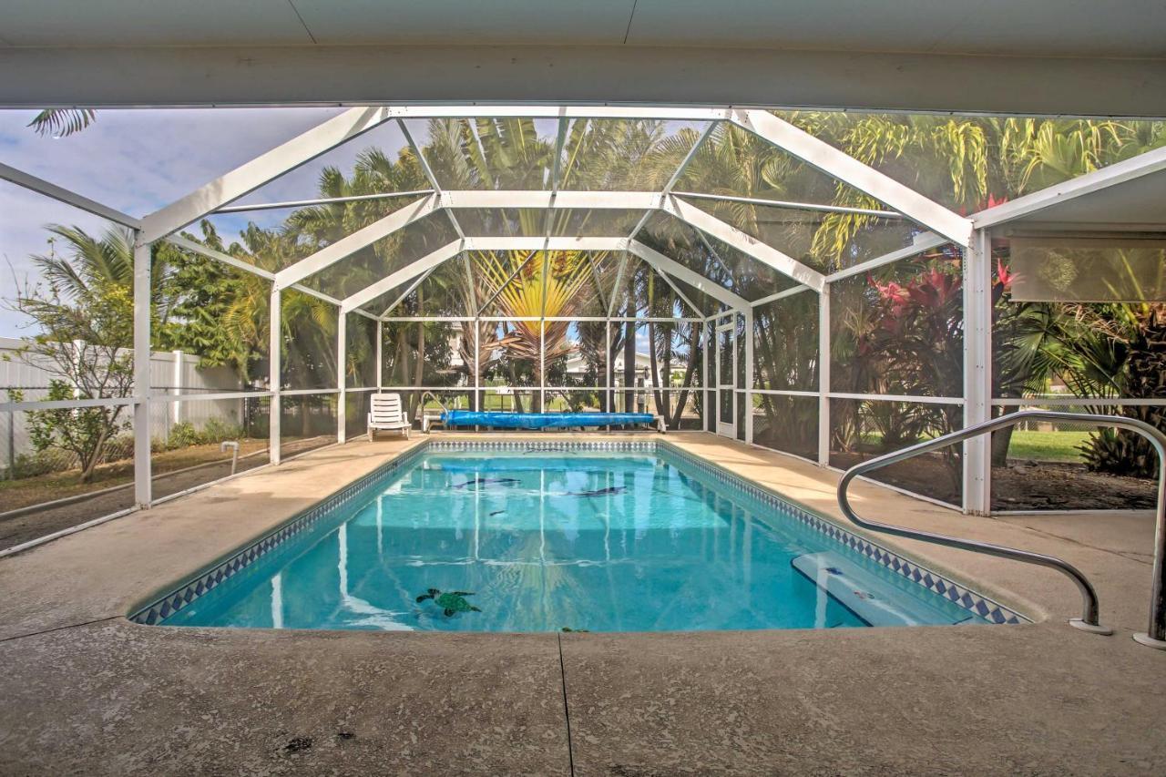 Holiday home Tropical With Private Dock On Canal! Cape Coral