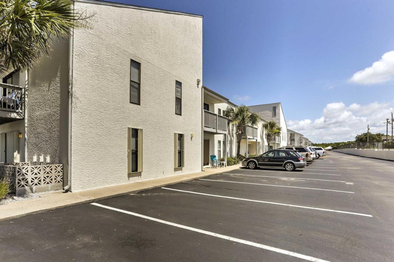 Pcb With Pool And Grill Access - Walk To Beach!