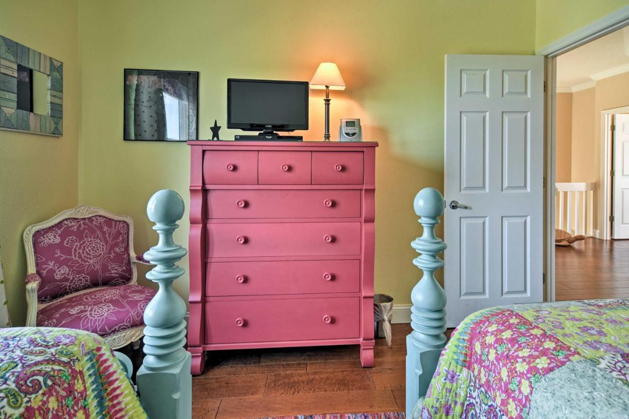 Holmes Pool, Hot Tub, Walk To Beach! Holiday home *