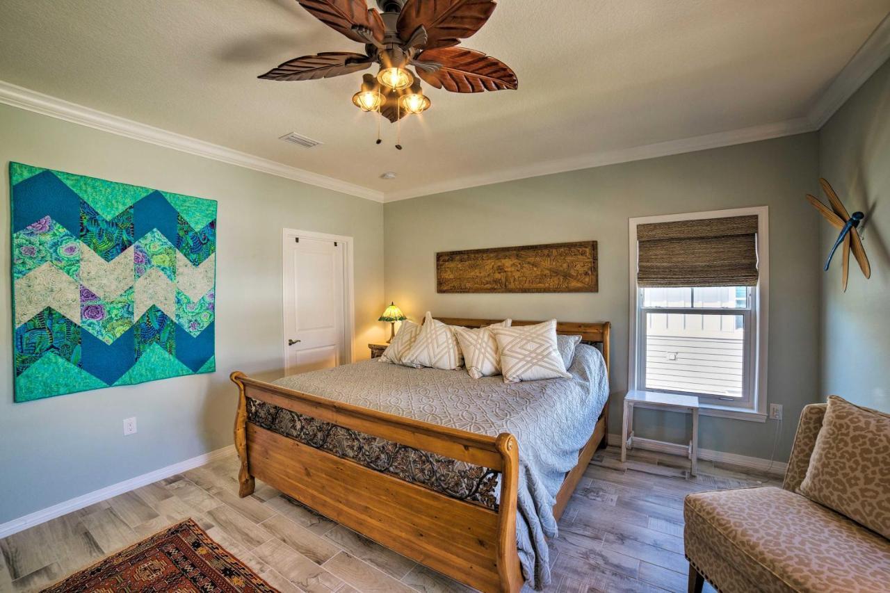 Holiday home Lost Key Golf Townhome Less Than 1 Mi To Beach!