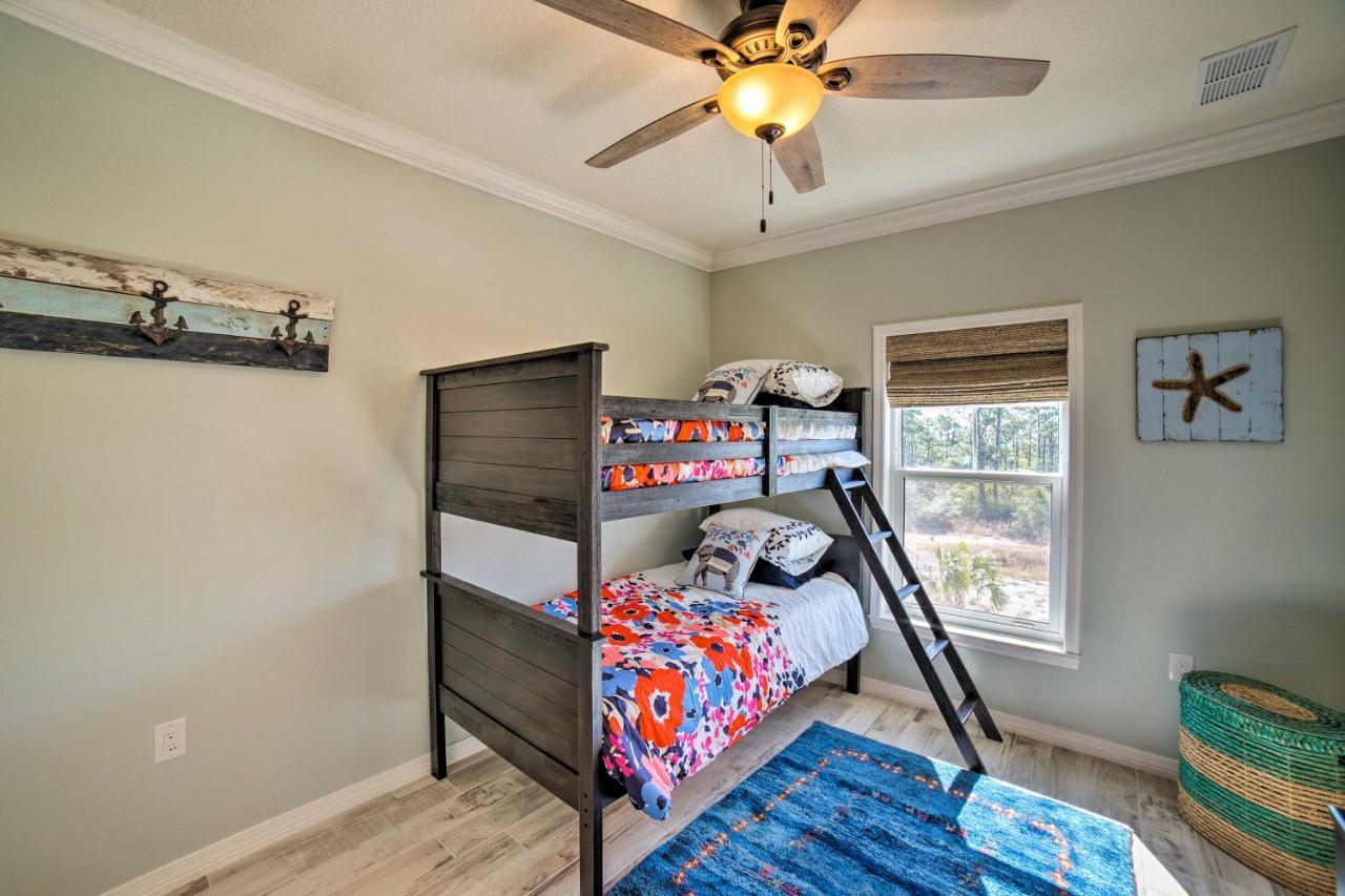 Holiday home Lost Key Golf Townhome Less Than 1 Mi To Beach!