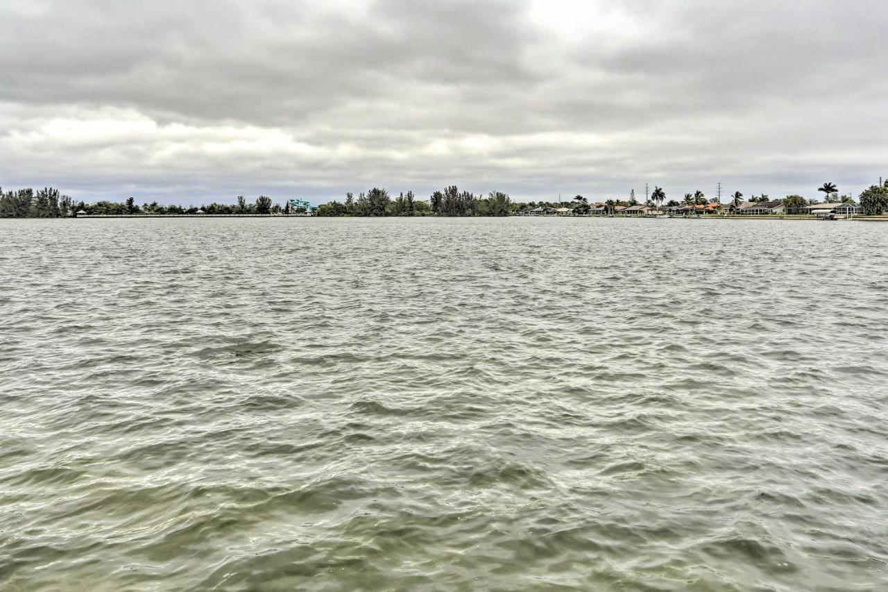 Holiday home Lakefront With Private Pool And Dock! Cape Coral