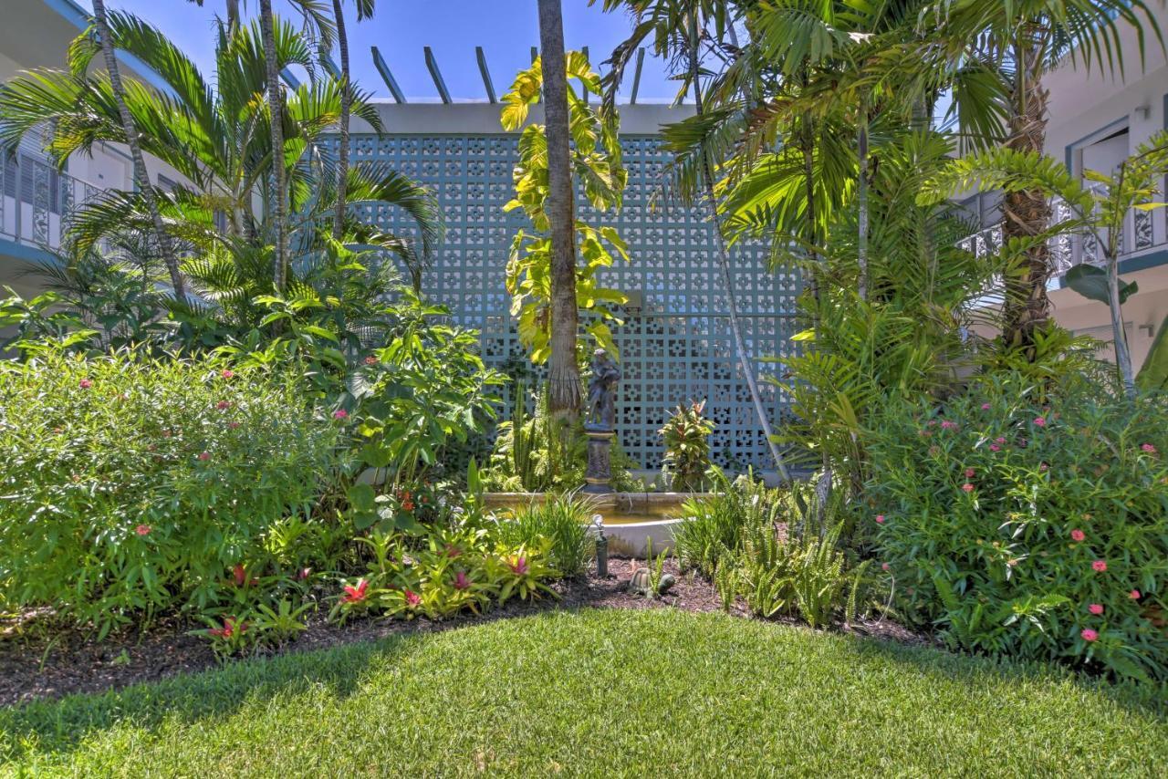 With Pool - Walk To Dining And Apartment
