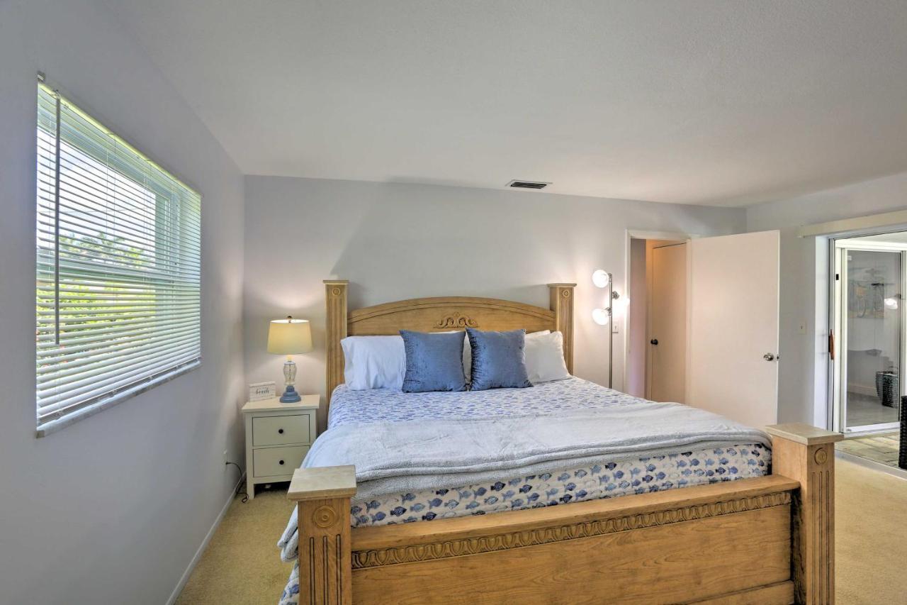 With Lavish Patio And Private Pool!