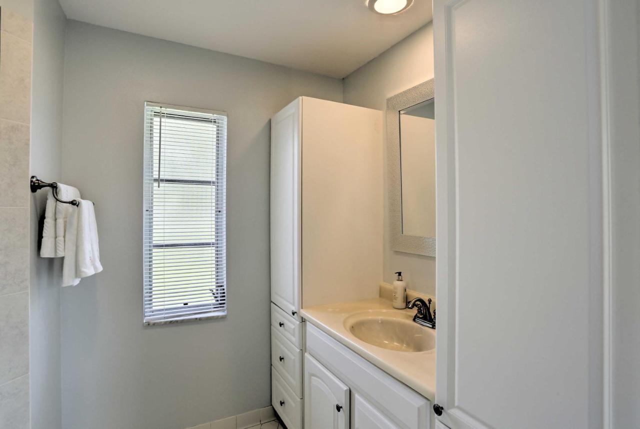 With Lavish Patio And Private Pool! * Cape Coral