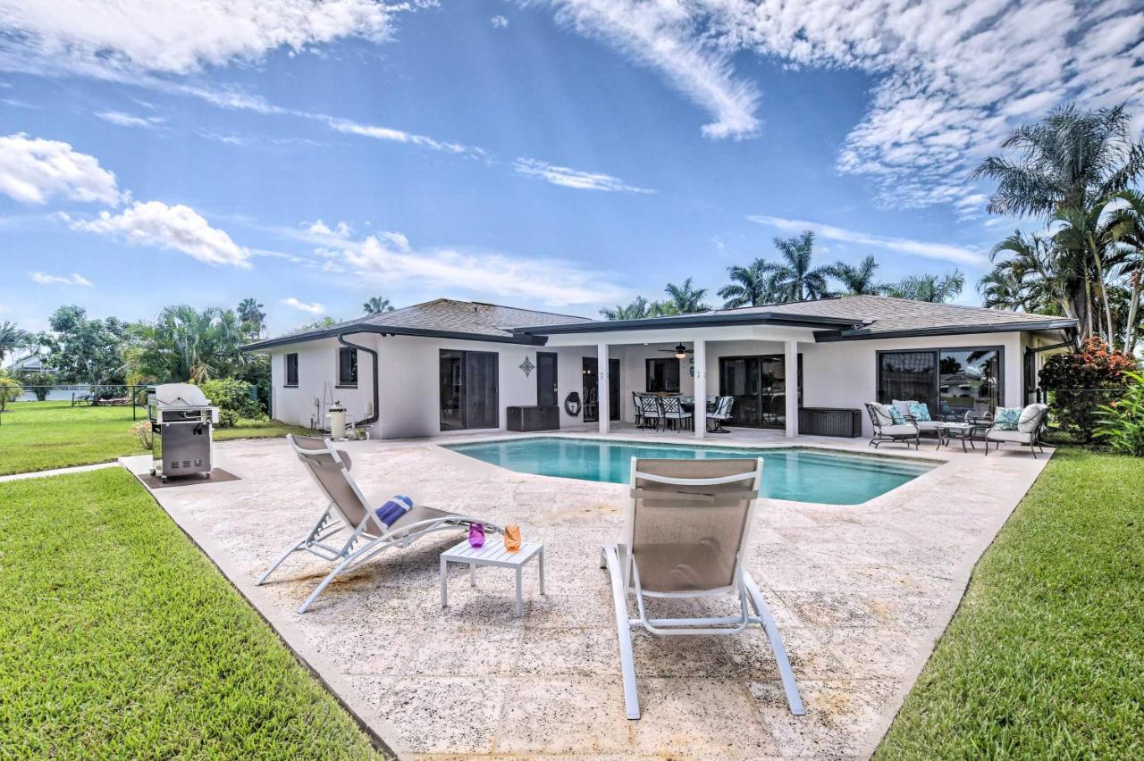 Canalfront With Private Dock! * Cape Coral