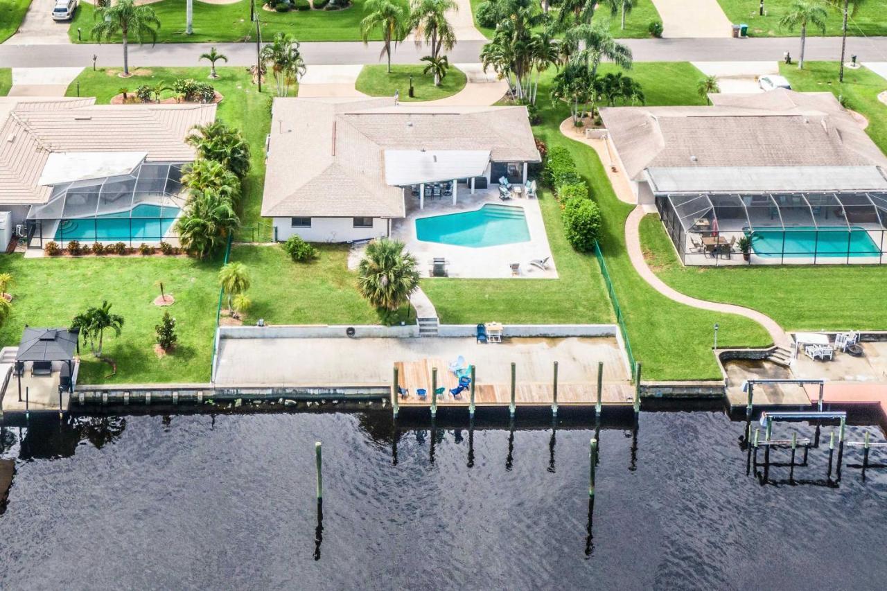 Holiday home Canalfront With Private Dock!