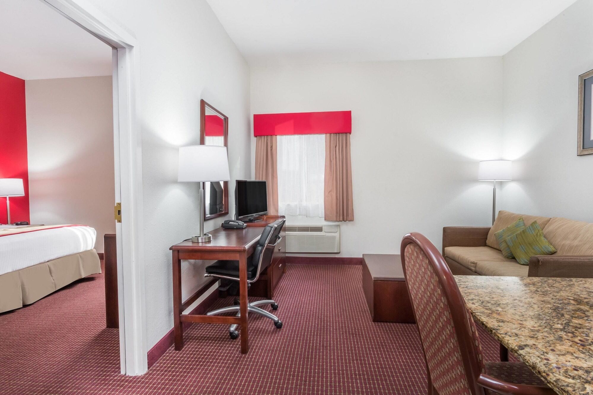 Inn Quality Zephyrhills-dade 3*