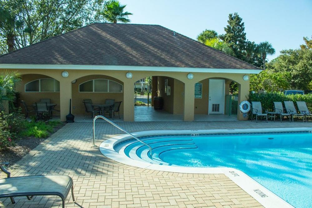 8554 Turnberry Apartment *