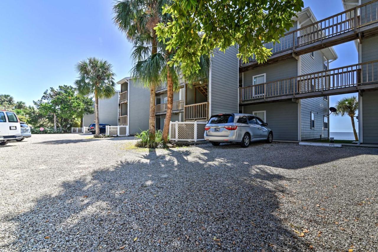 Beachfront With Pool, And Views! Apartment Cedar Key